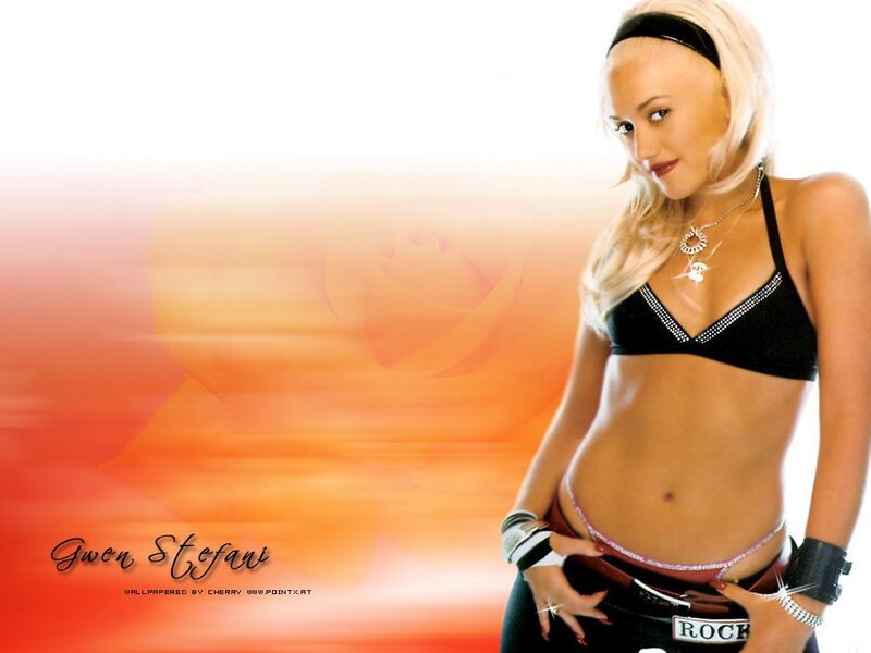 Gwen Stefani in black outfit