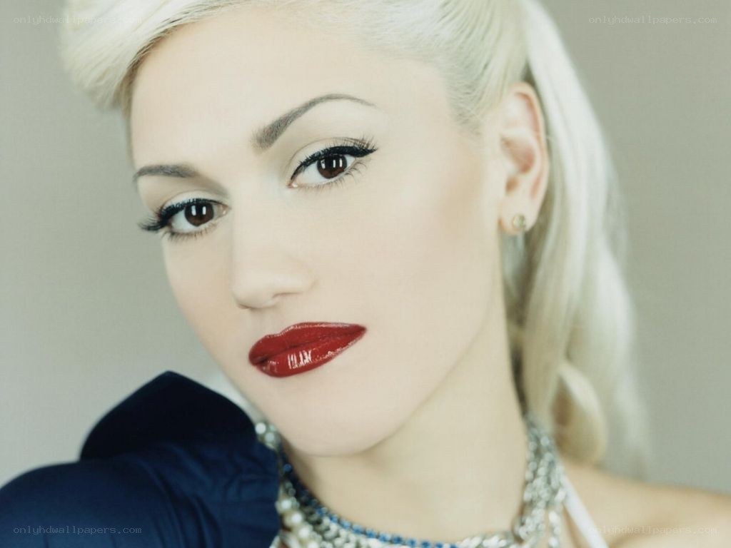 Gwen Stefani with red lipstick
