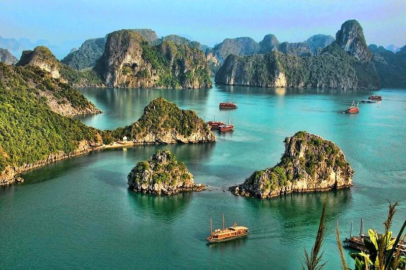 Ha Long Bay landscape
