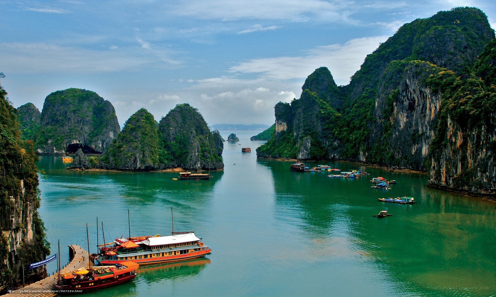 Ha Long Bay landscape