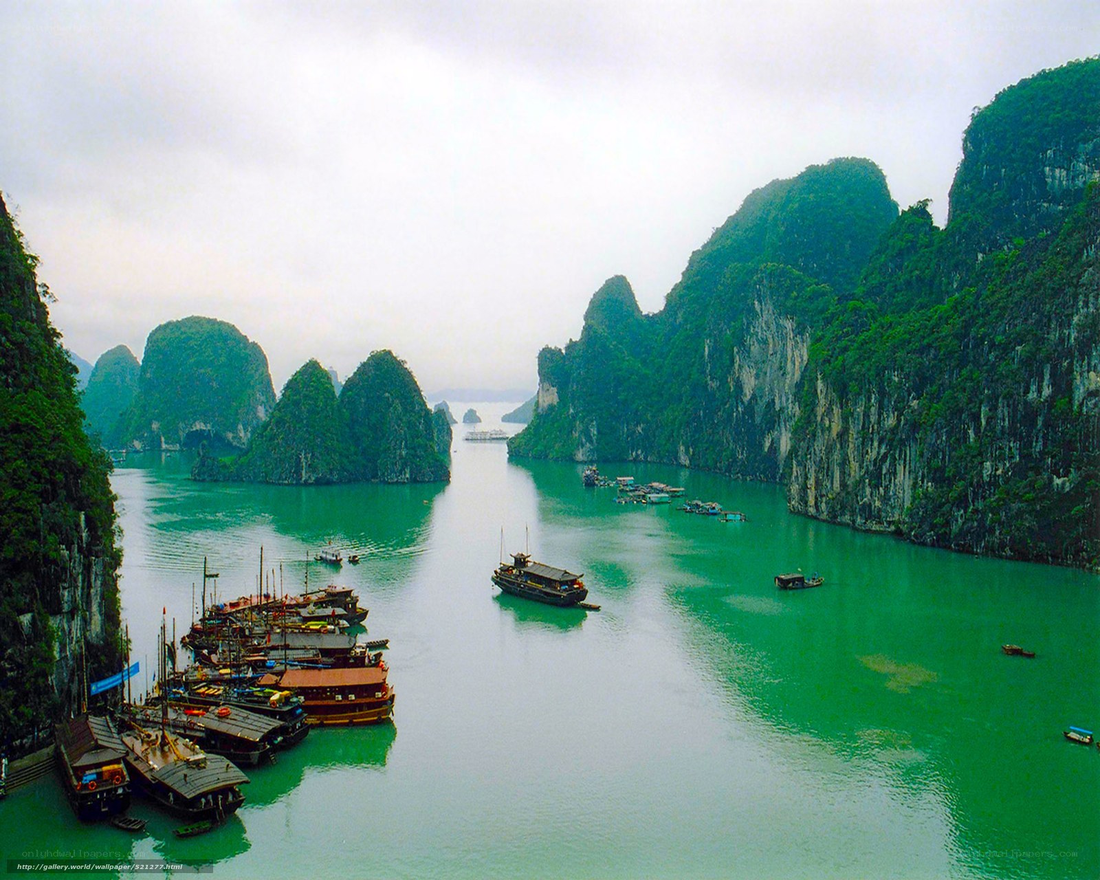 Ha Long Bay landscape