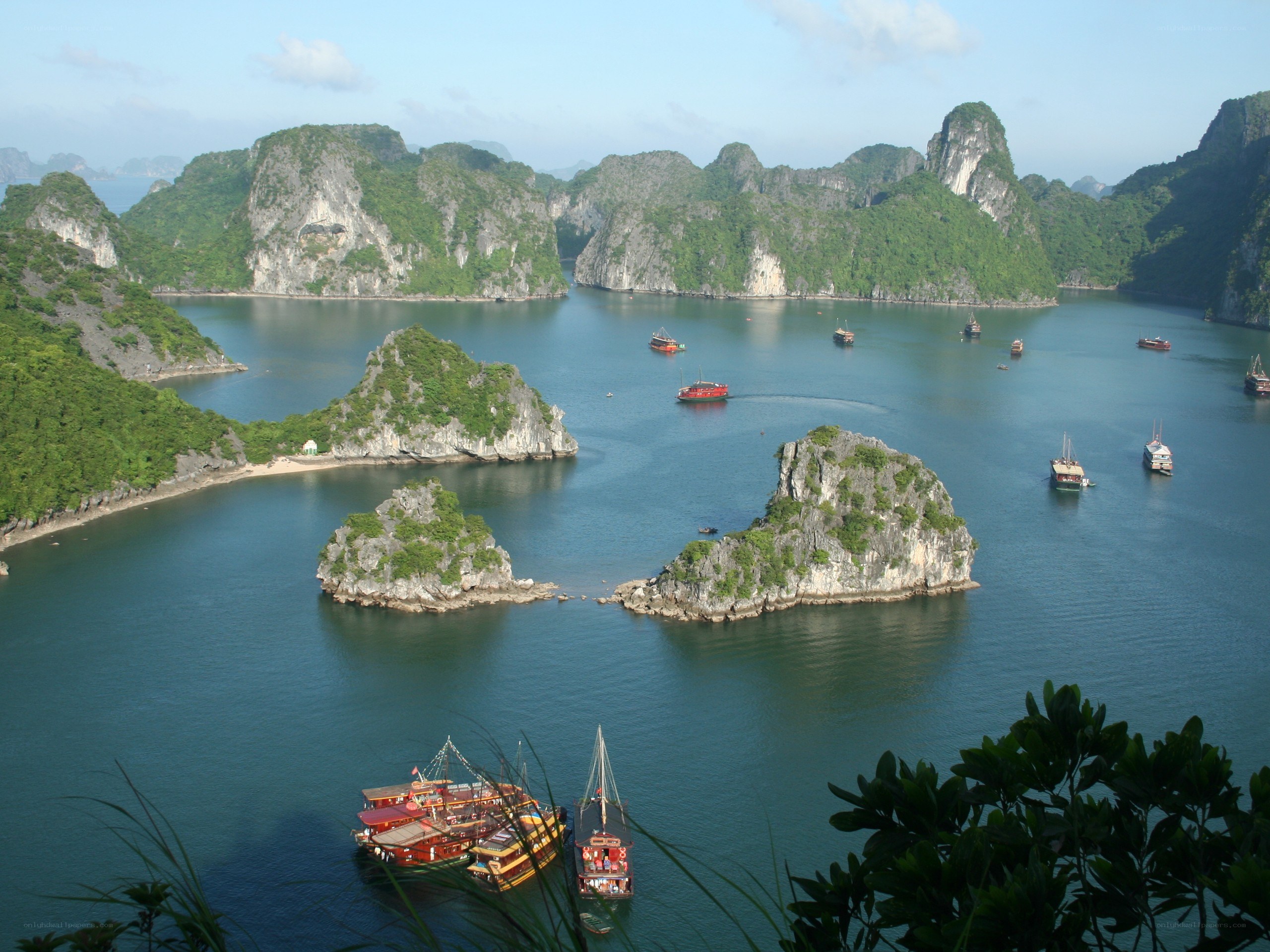 Ha Long Bay landscape