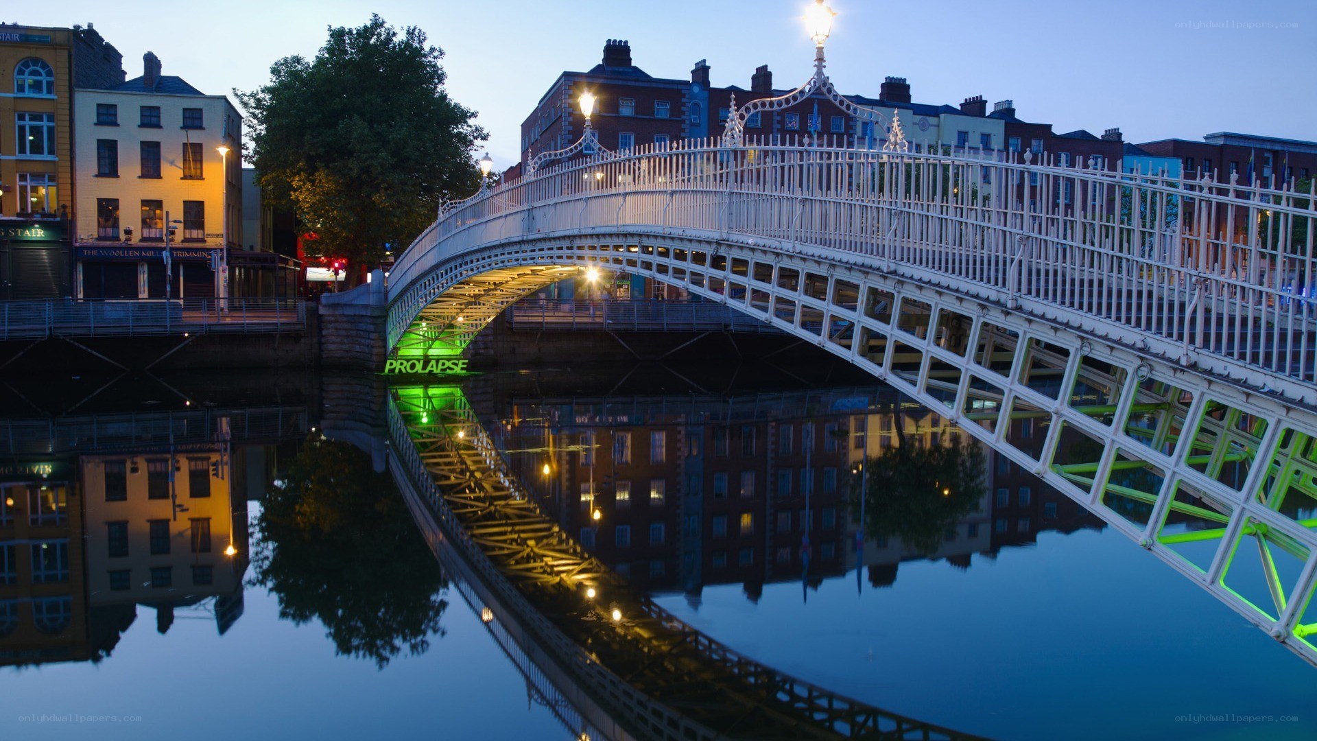 Ha'penny Bridge at dusk
