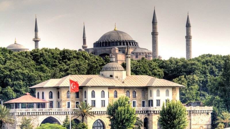 Hagia Sophia Mosque — Green, Serene, Afternoon