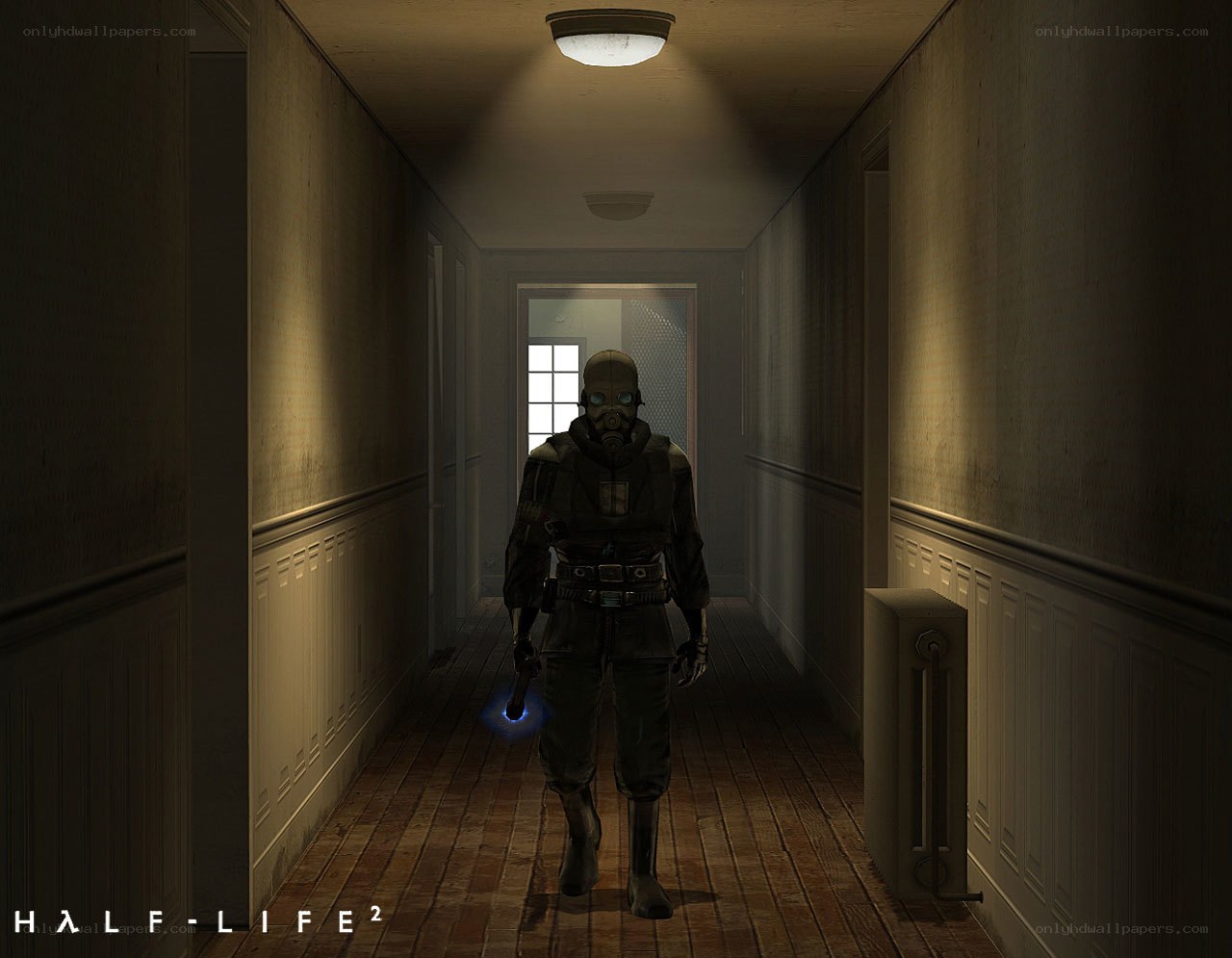Half-Life 2 character in hallway