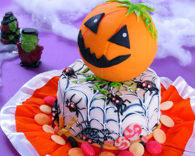 Halloween Cake with Pumpkin