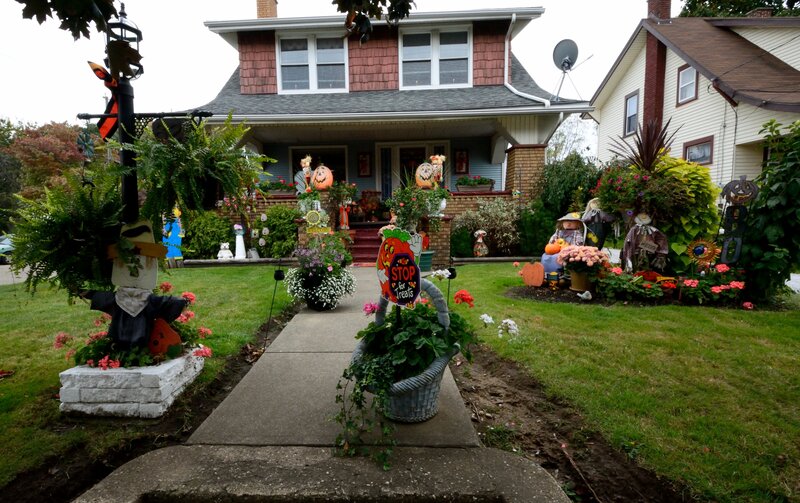 Halloween Decorations on Lawn