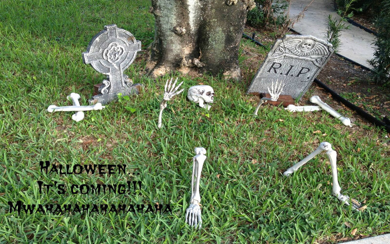 Halloween Graveyard Display — Green, Spooky