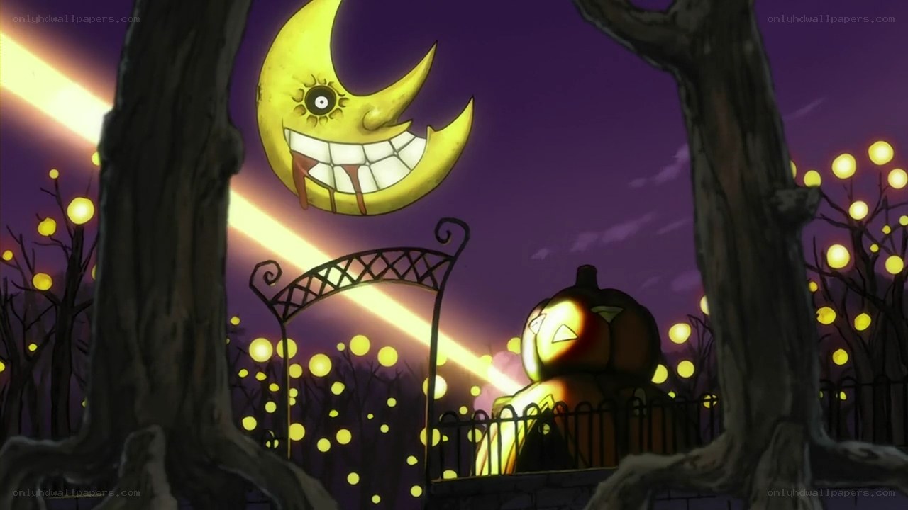 Halloween night with a grinning moon