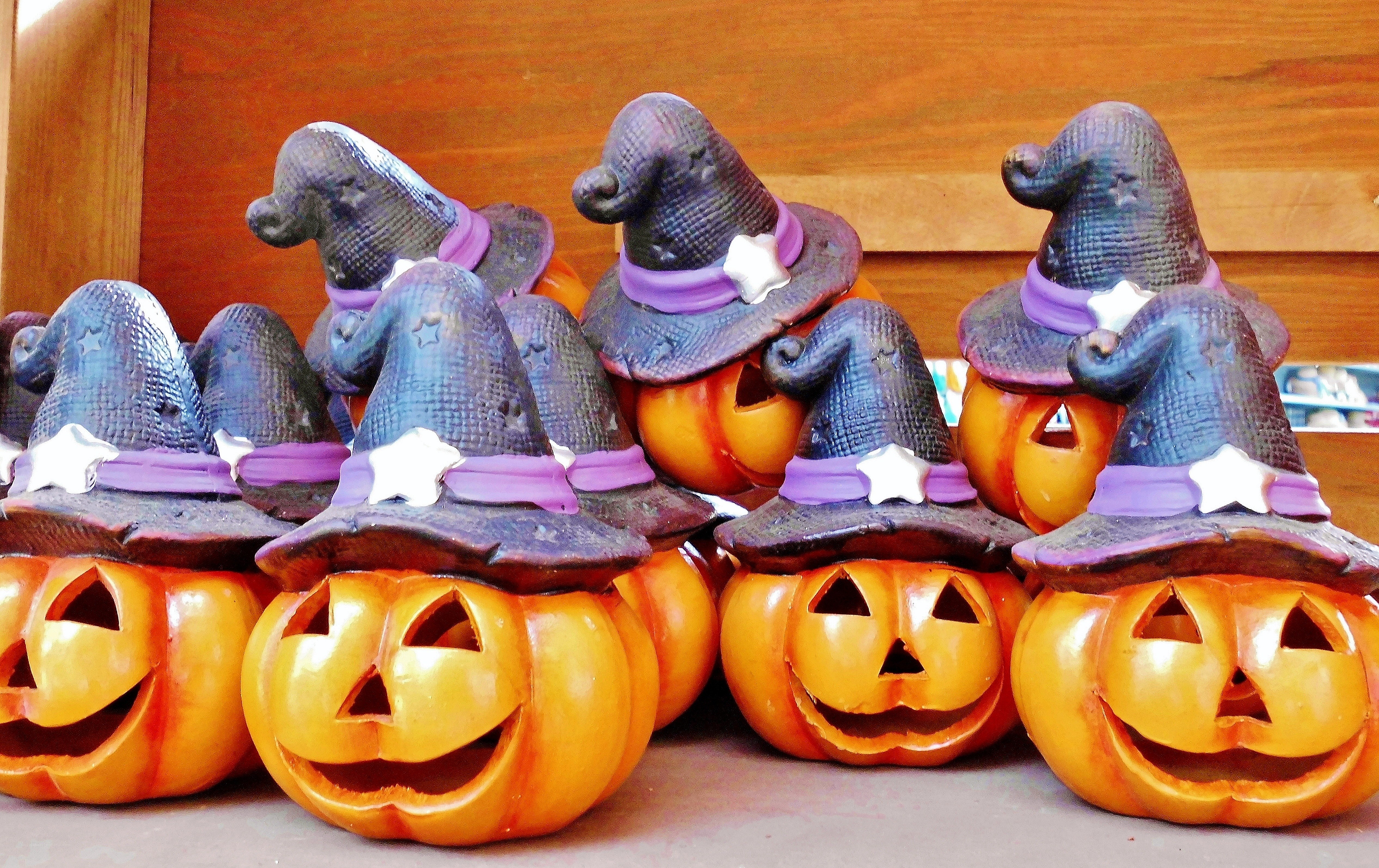 Halloween pumpkins with witch hats