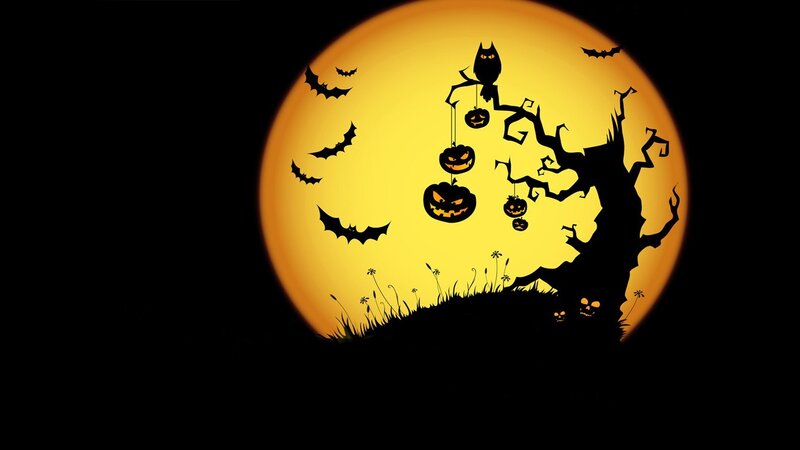 Halloween Tree with Pumpkins