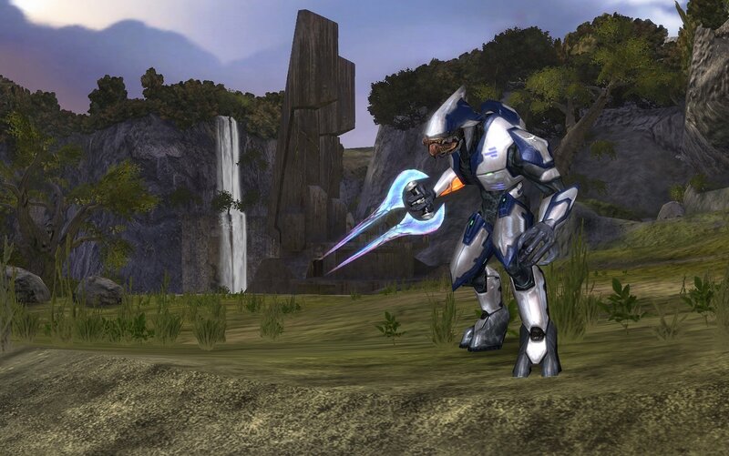Halo character with energy sword