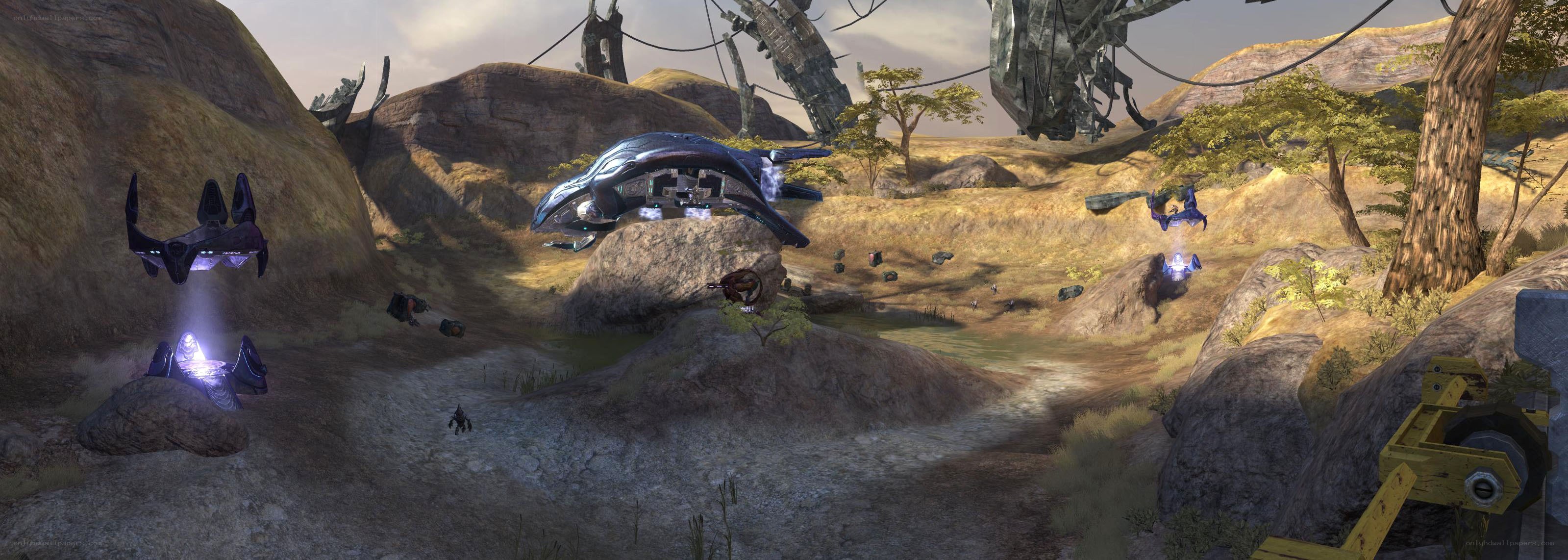 Halo combat scene with vehicles