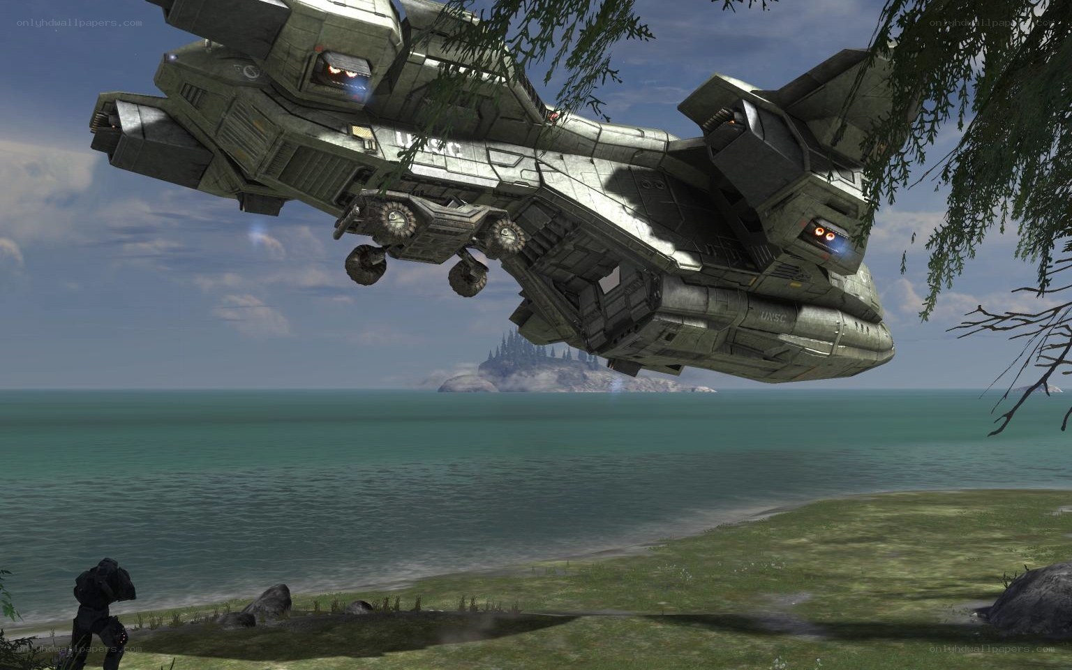 Halo UNSC dropship over beach