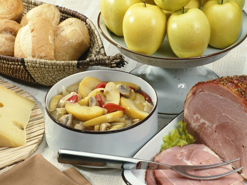 Ham and apple dish with bread