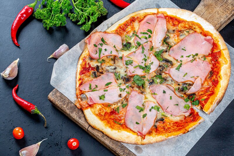 Ham and Mushroom Pizza — Red