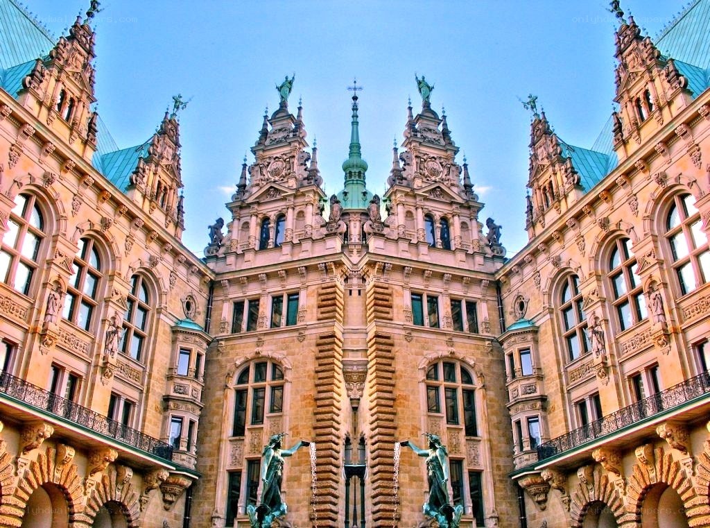 Hamburg City Hall courtyard