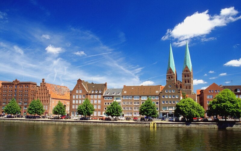 Hamburg skyline with St. Nicholas Church