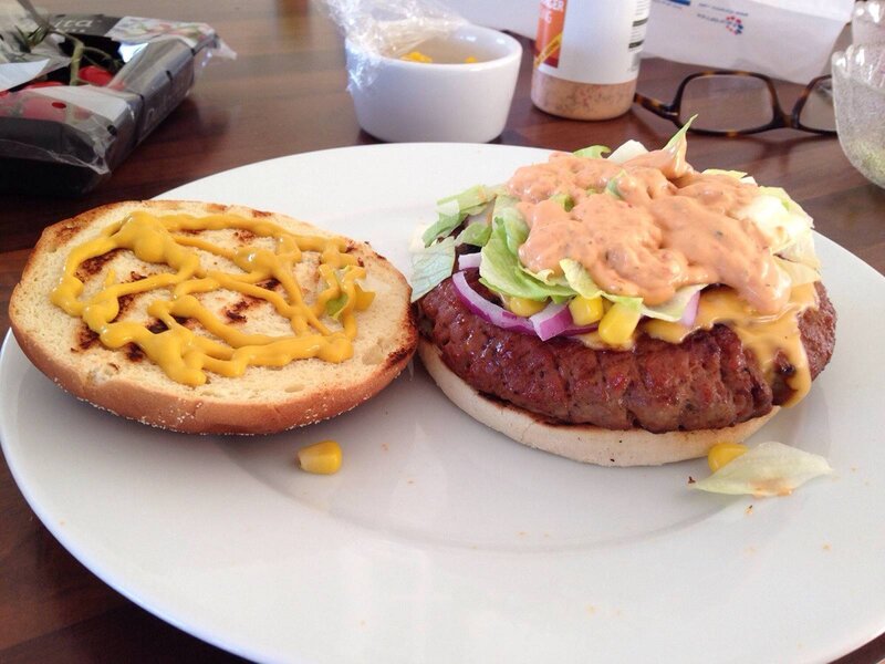 Hamburger on a Plate — White, Neutral