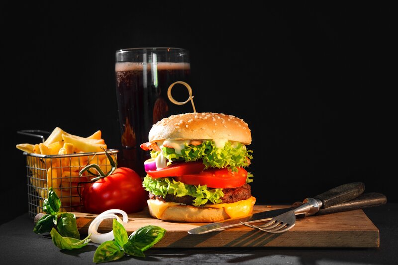 Hamburger with Fries — Black
