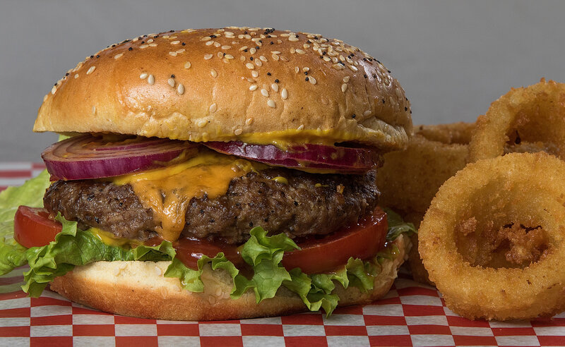 Hamburger with Onion Rings