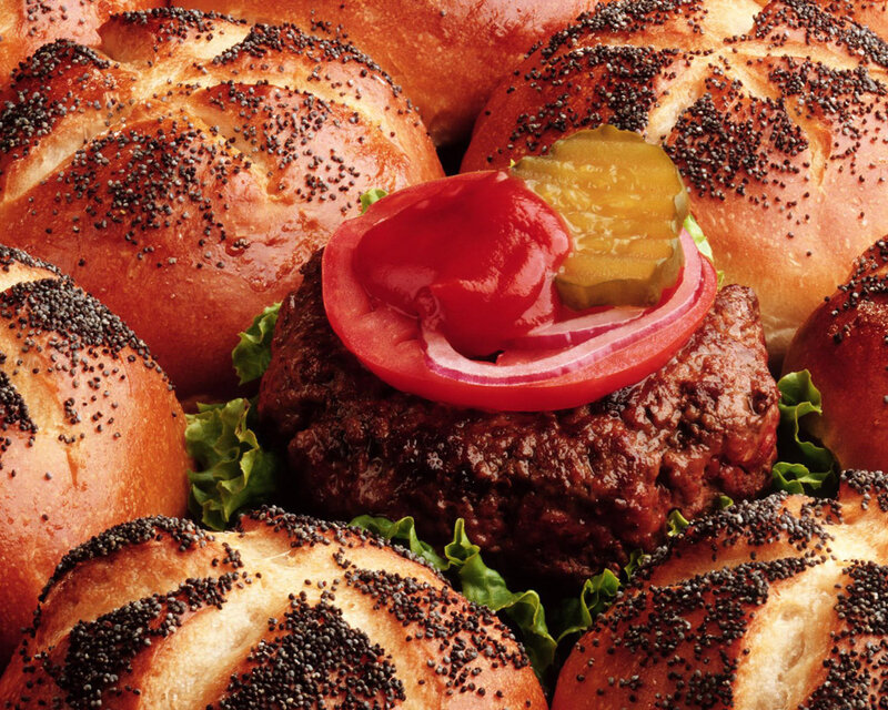 hamburger with poppy seed buns