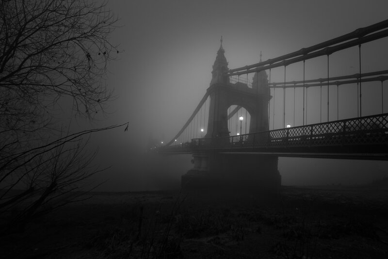Hammersmith Bridge — Black