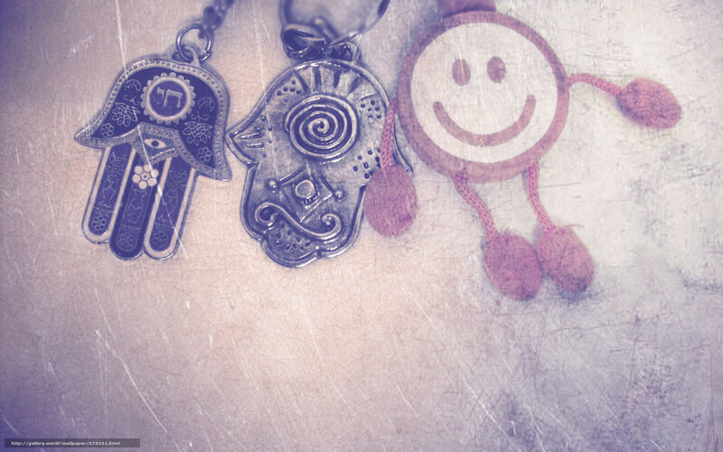 Hamsa and smiley keychains