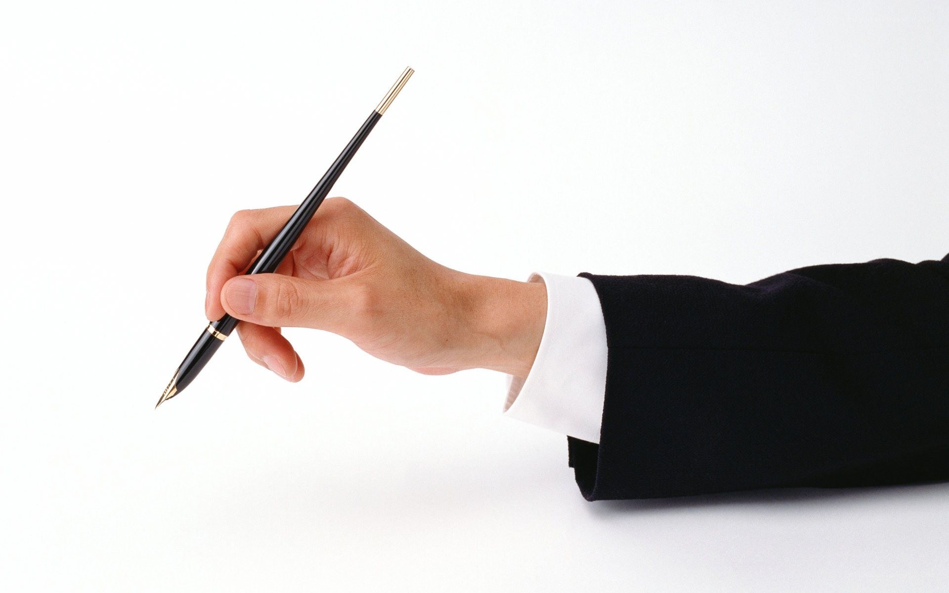 hand holding a pen
