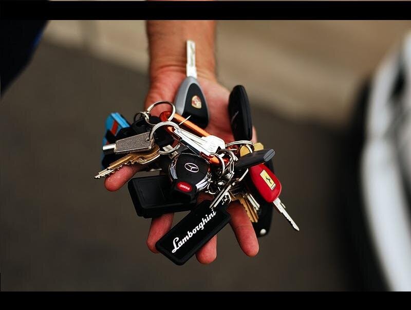 hand holding car keys