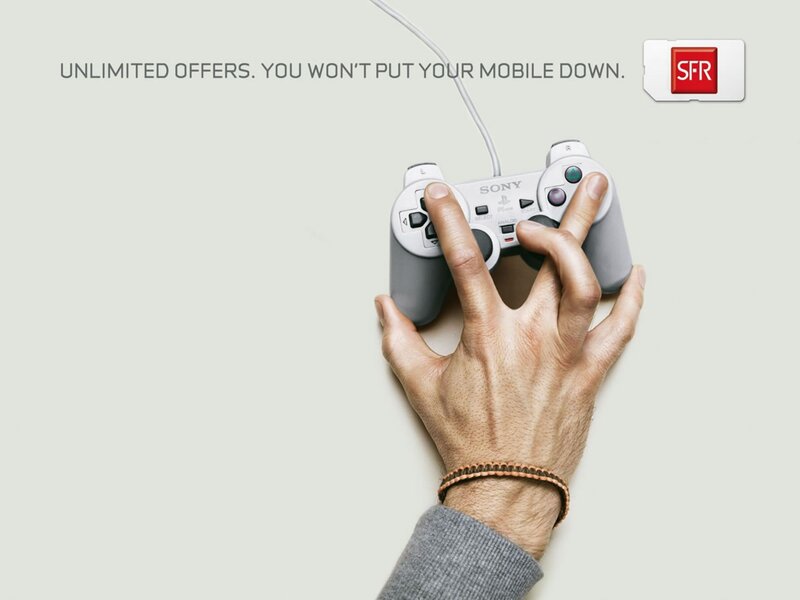 hand holding game controller