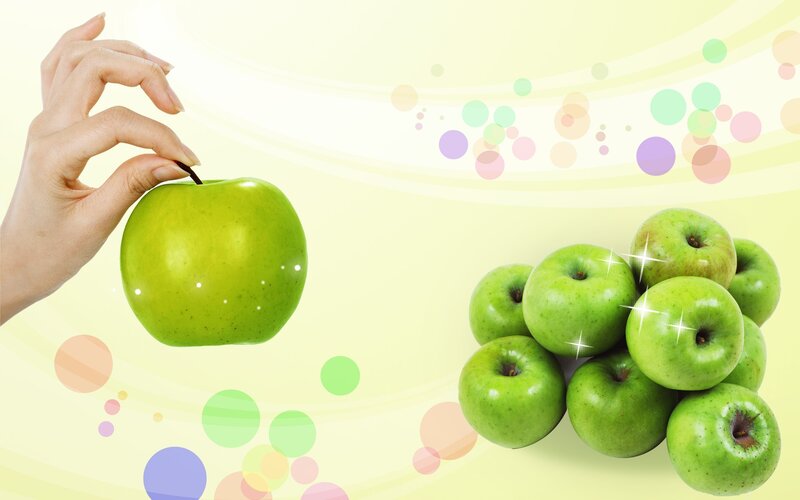 Hand Holding Green Apple — Bright, Cheerful