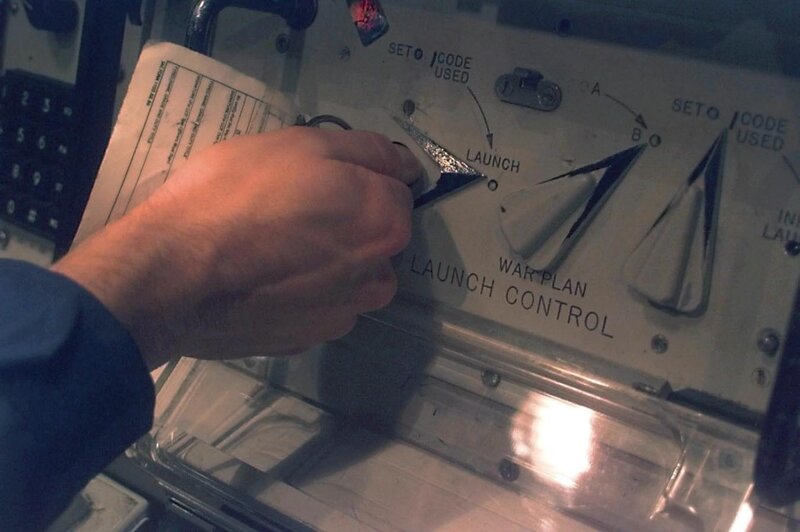 hand operating launch control