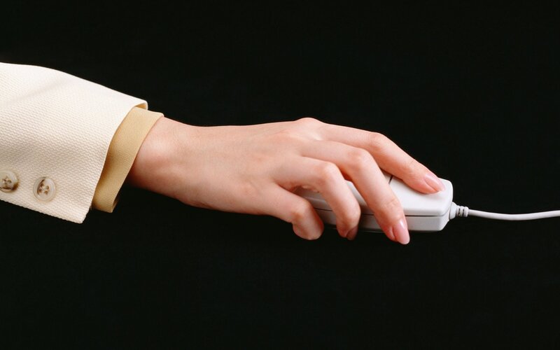 hand using computer mouse