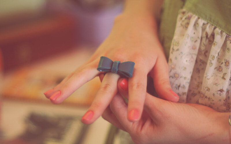 Hand with Bow Ring — Pink, Calm