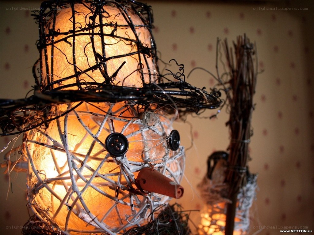handmade snowman lamp