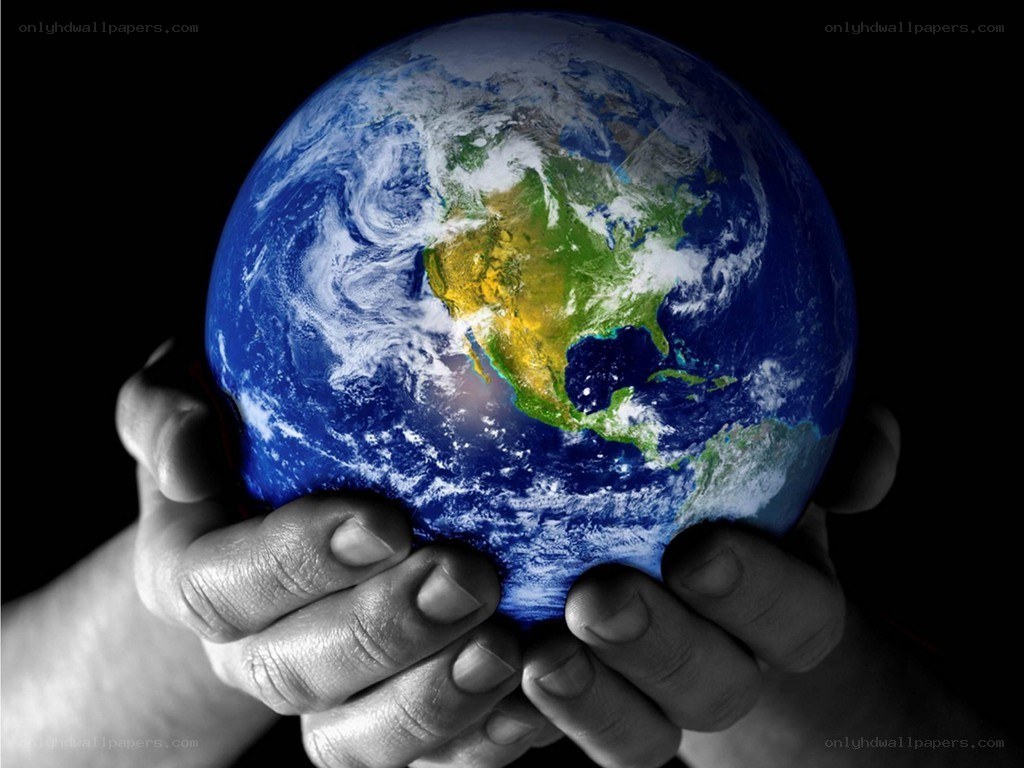 hands holding the earth