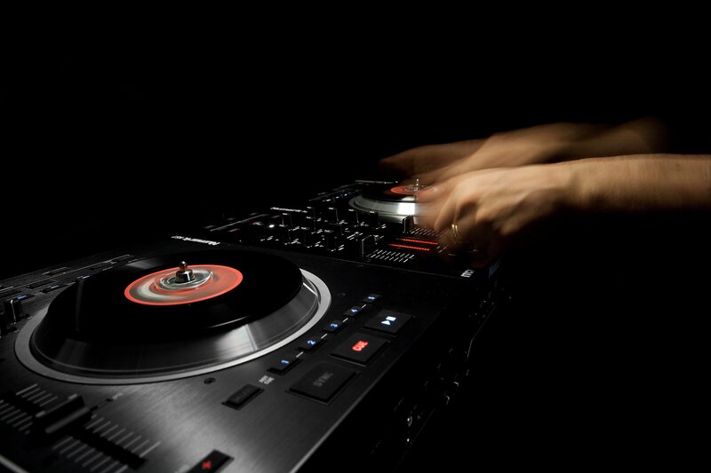 Hands on DJ Controller