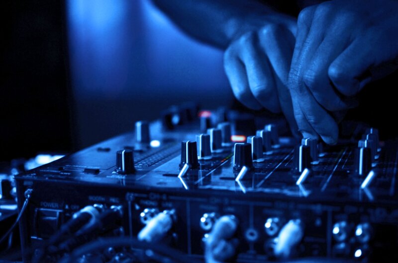 Hands on DJ Mixer — Blue