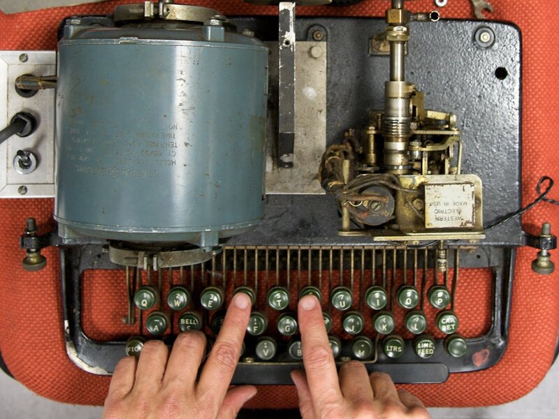 Hands on Typewriter
