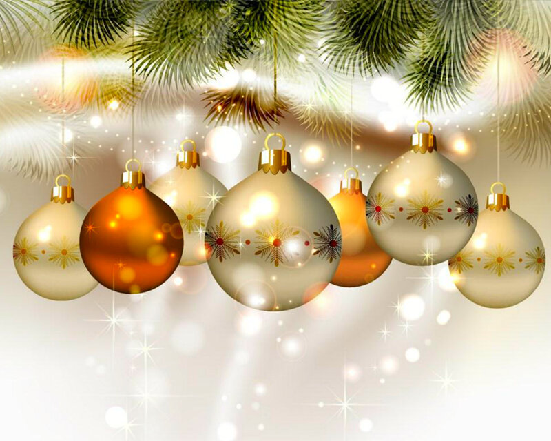 Hanging Christmas Ornaments — Gold, Festive, Winter