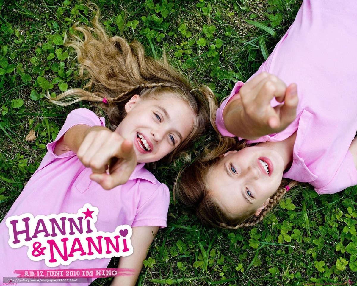 Hanni and Nanni on grass