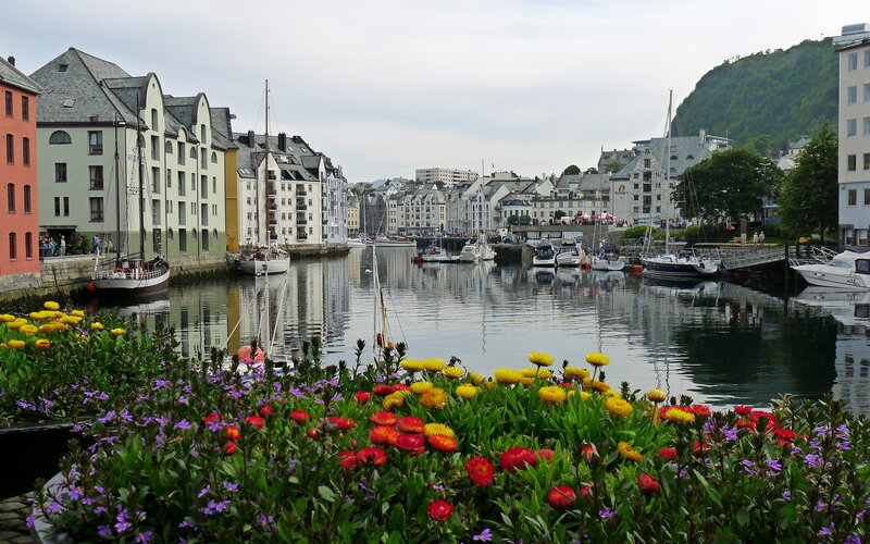 Harbor with Boats and Buildings — Green