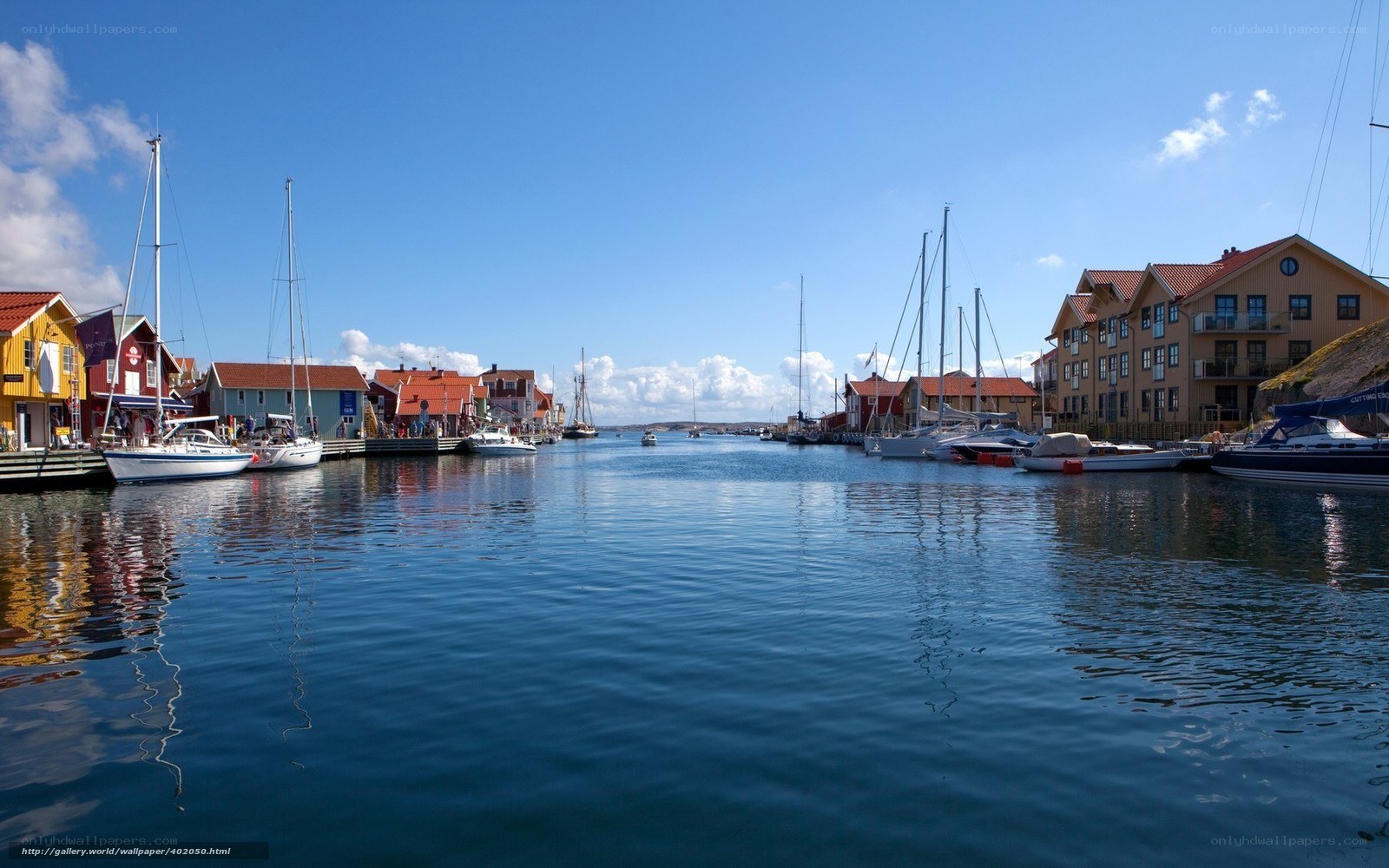 harbor with colorful houses