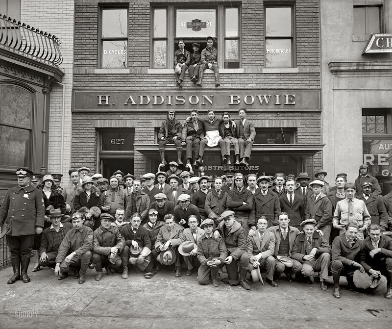 Harley-Davidson dealership group photo