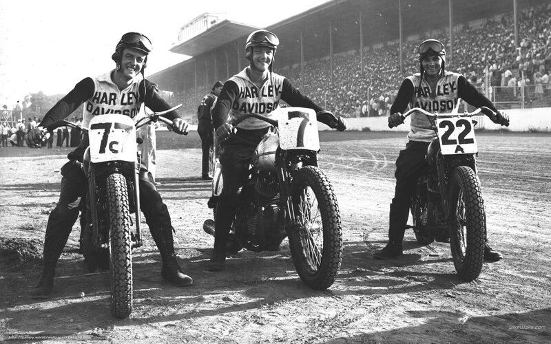 Harley-Davidson racers at the track