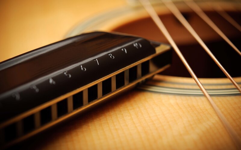 Harmonica on Guitar
