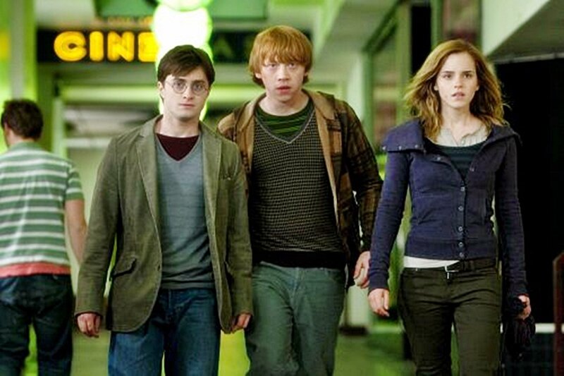Harry Potter and friends walking