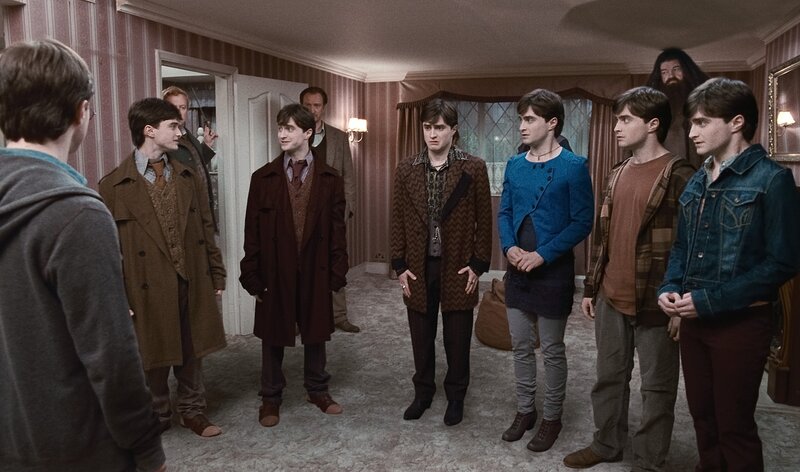 Harry Potter clones in a room