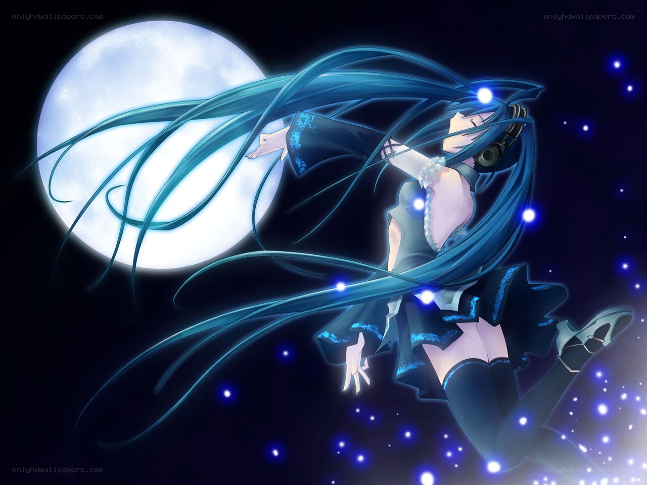 Hatsune Miku under the moon